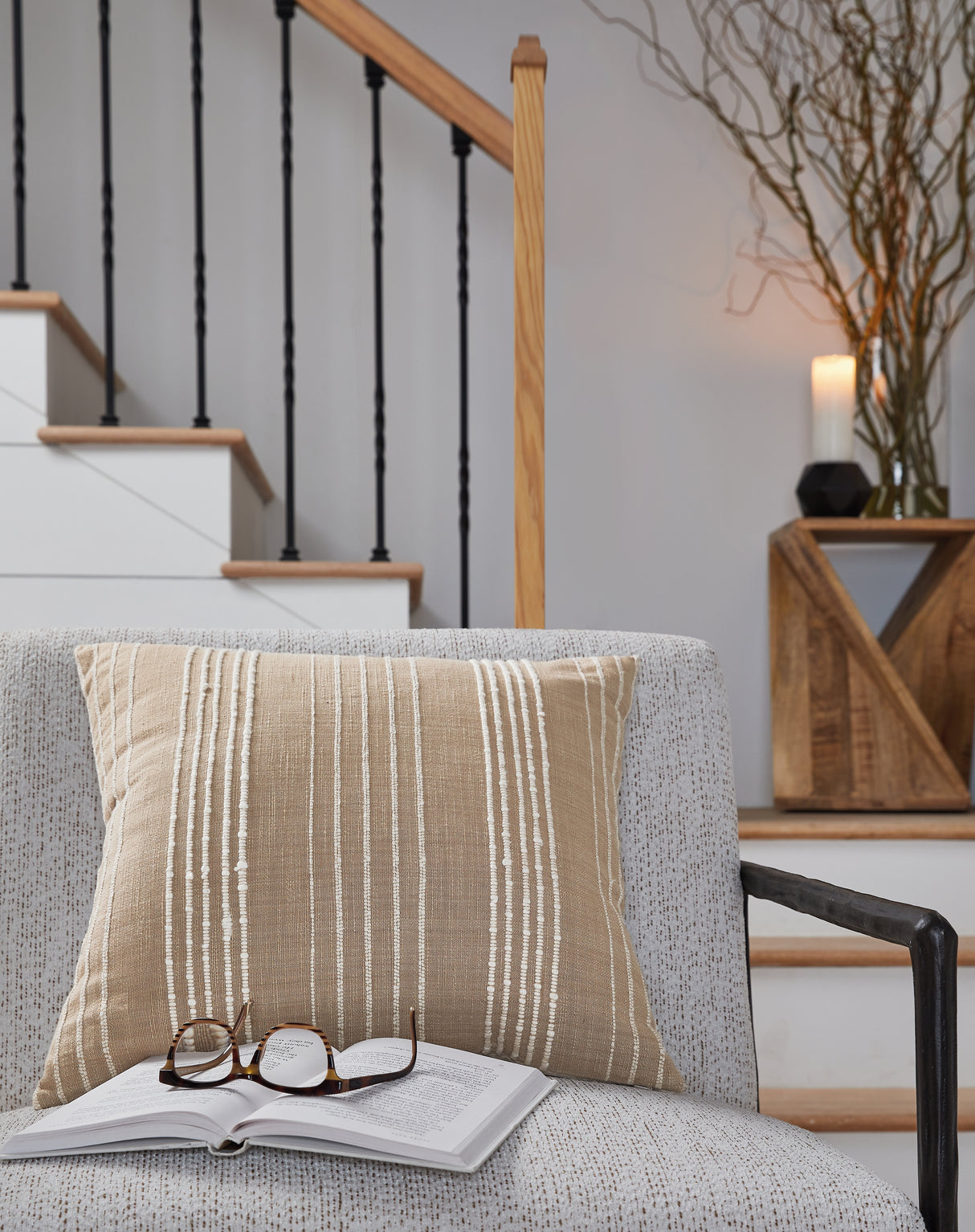 Mega Furniture - Ashley Furniture - Benbert Pillows - Pillow / Tan/White - A1000958P