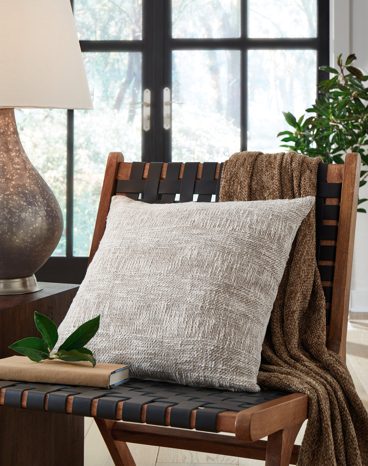 Mega Furniture - Ashley Furniture - Carddon Pillows - Pillow (4/CS) / Brown/White - A1000971