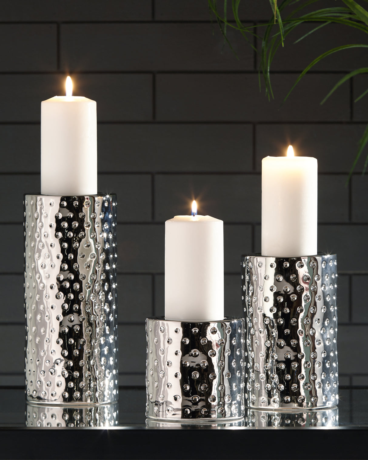 Mega Furniture - Ashley Furniture - Marisa Candle Holder - Candle Holder Set (3/CN) / Silver Finish - A2000460