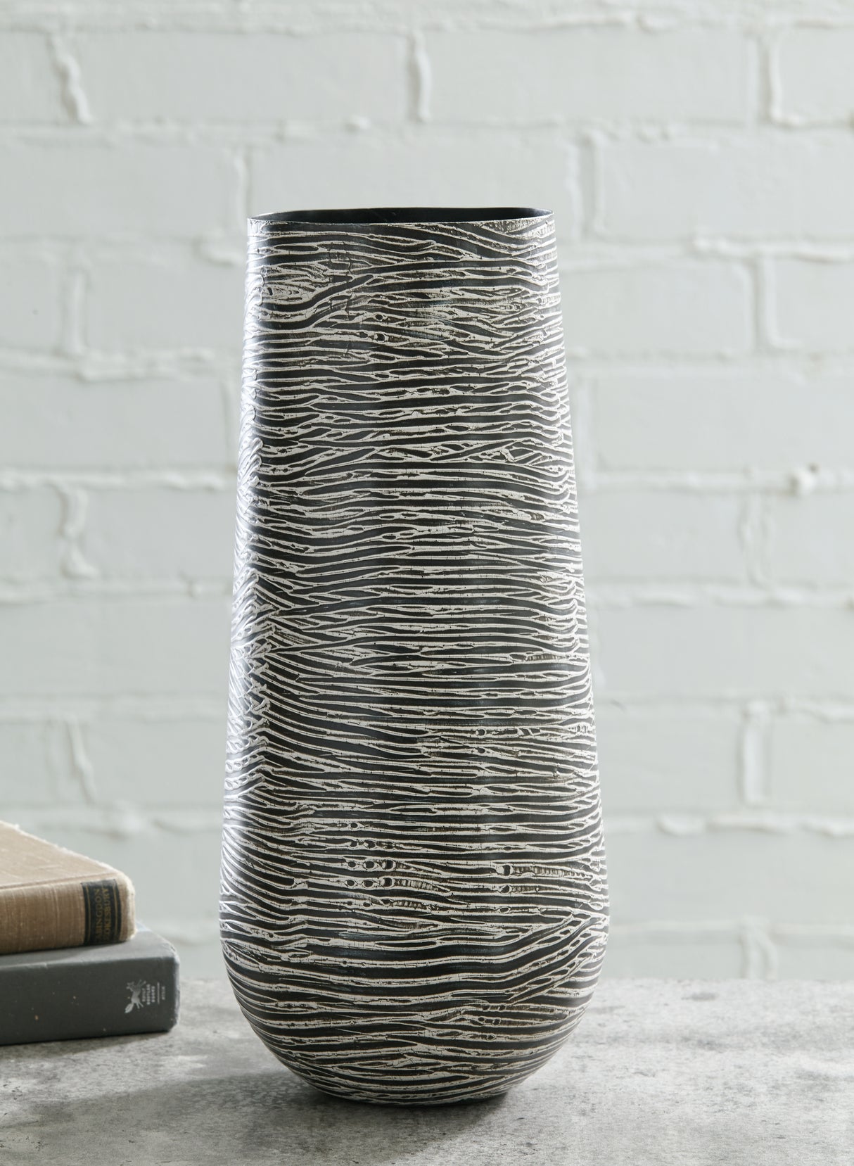 Mega Furniture - Ashley Furniture - Fynn Vase - Vase / Antique Brown - A2000516