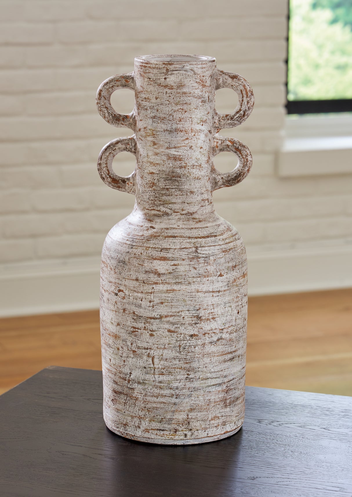 Mega Furniture - Ashley Furniture - Wellbridge Vase - Vase / Distressed White - A2000609