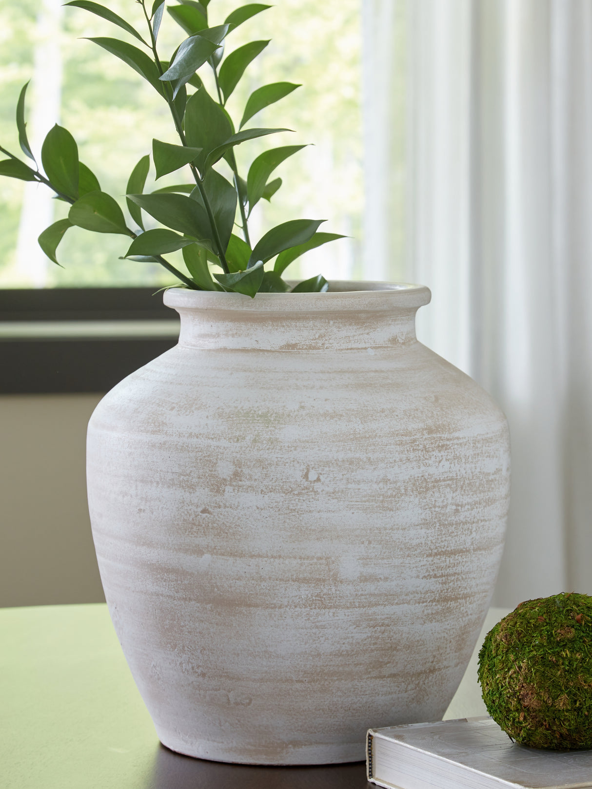 Mega Furniture - Ashley Furniture - Meadie Vase - Vase / Distressed White - A2000788