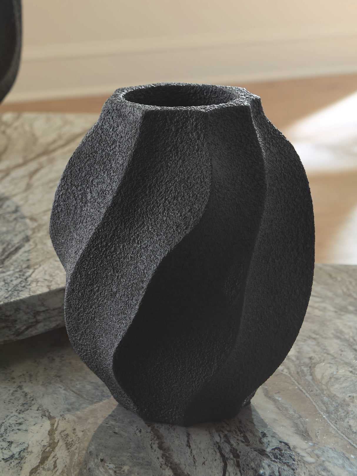 Mega Furniture - Ashley Furniture - Judworth Vase - Vase / Black - A2000875