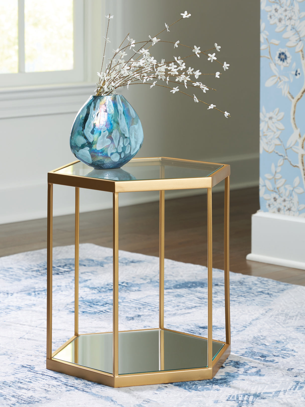 Mega Furniture - Ashley Furniture - Veerwick Accent Coffee Table - Accent Cocktail Table / Gold Finish - A4000661