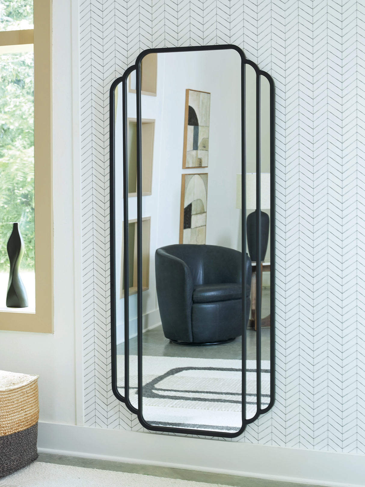 Mega Furniture - Ashley Furniture - Antigone Mirror - Floor Mirror / Black - A8010434