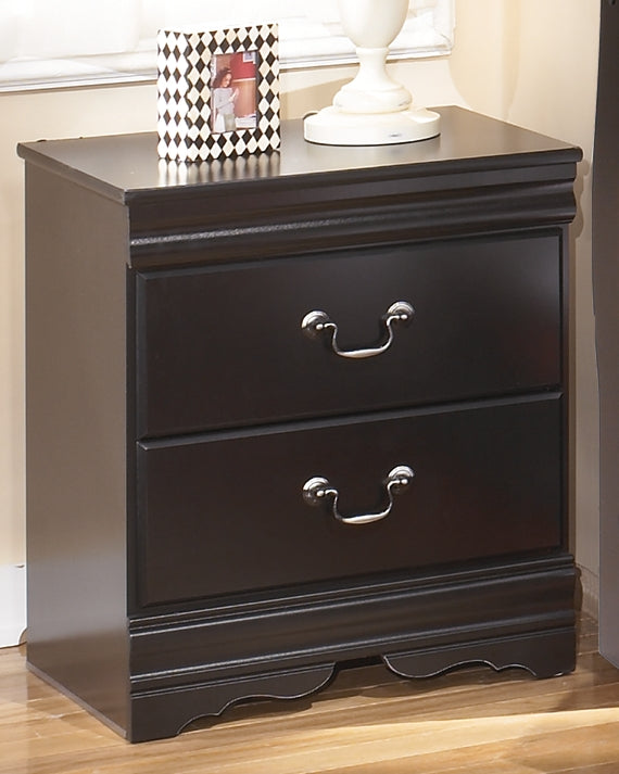 Mega Furniture - Ashley Furniture - Huey Vineyard Bedroom - Six Drawer Dresser / Black - B128-31