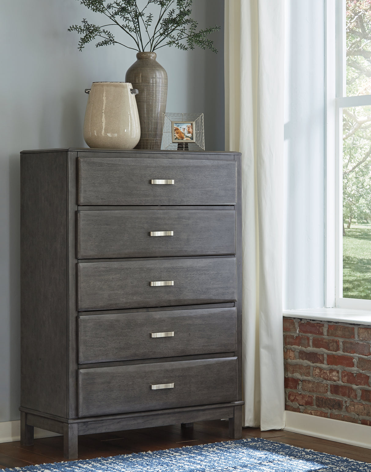 Mega Furniture - Ashley Furniture - Caitbrook Bedroom - Five Drawer Chest / Gray - B476-46