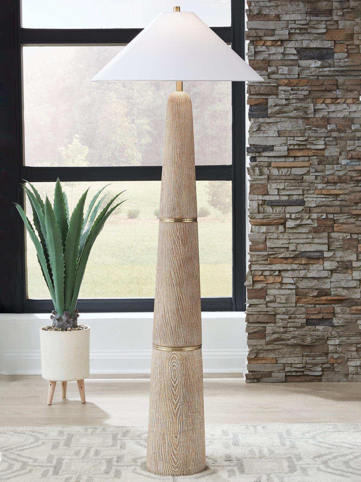 Mega Furniture - Ashley Furniture - Gasparleigh Lighting - Poly Floor Lamp (1/CN) / Brown/Gold Finish - L235811