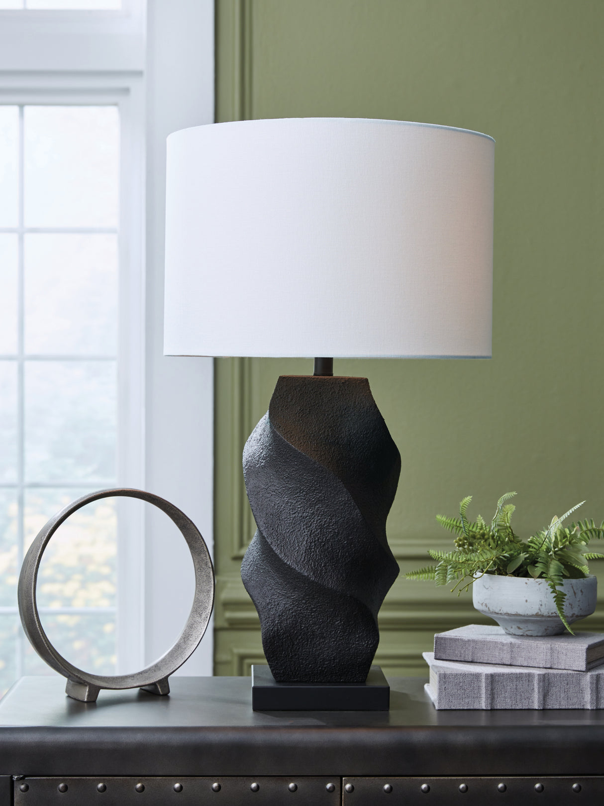 Mega Furniture - Ashley Furniture - Amillion Lighting - Poly Table Lamp (1/CN) / Black - L235904
