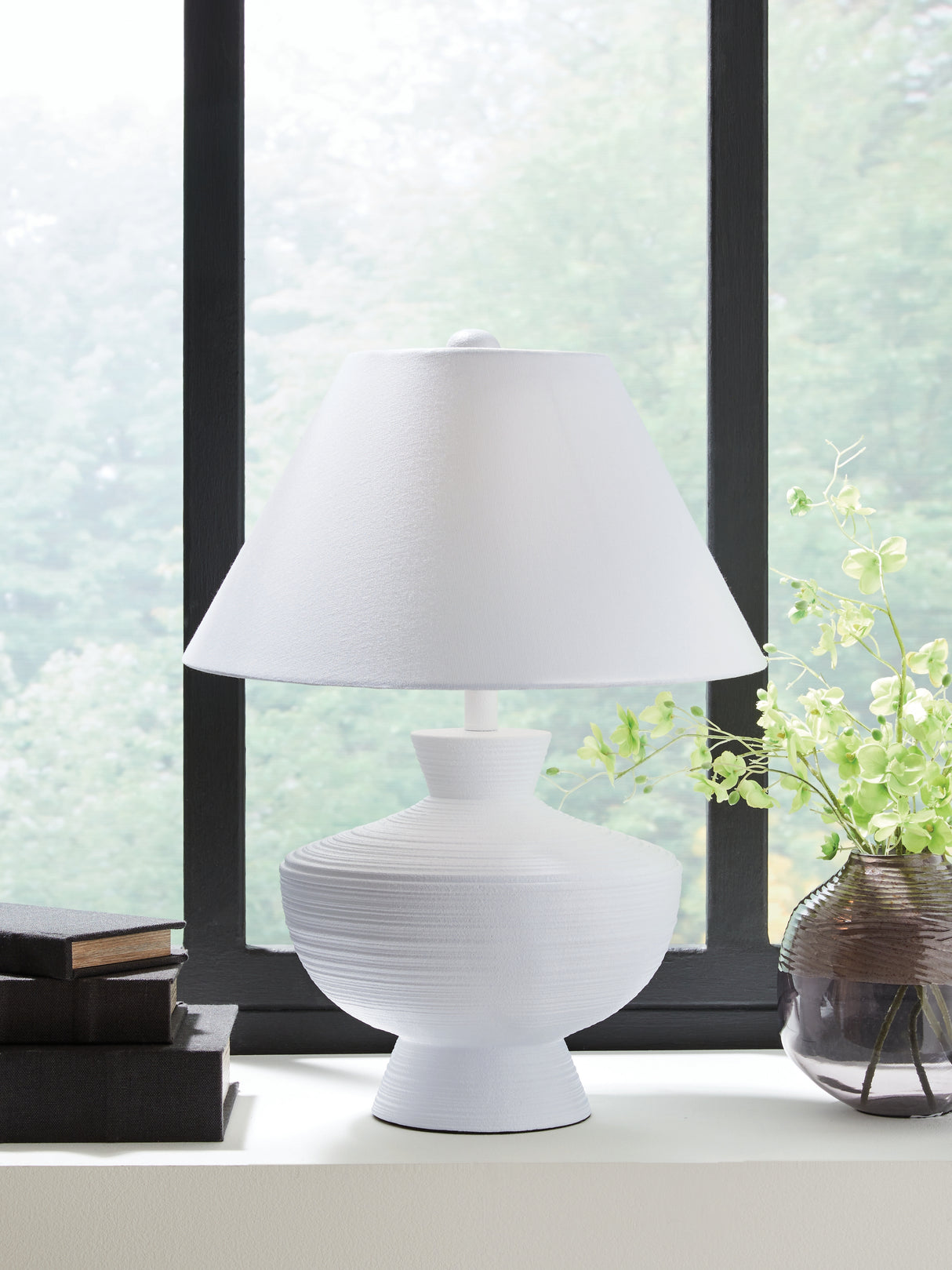 Mega Furniture - Ashley Furniture - Harelwood Lighting - Poly Table Lamp (1/CN) / White - L235934