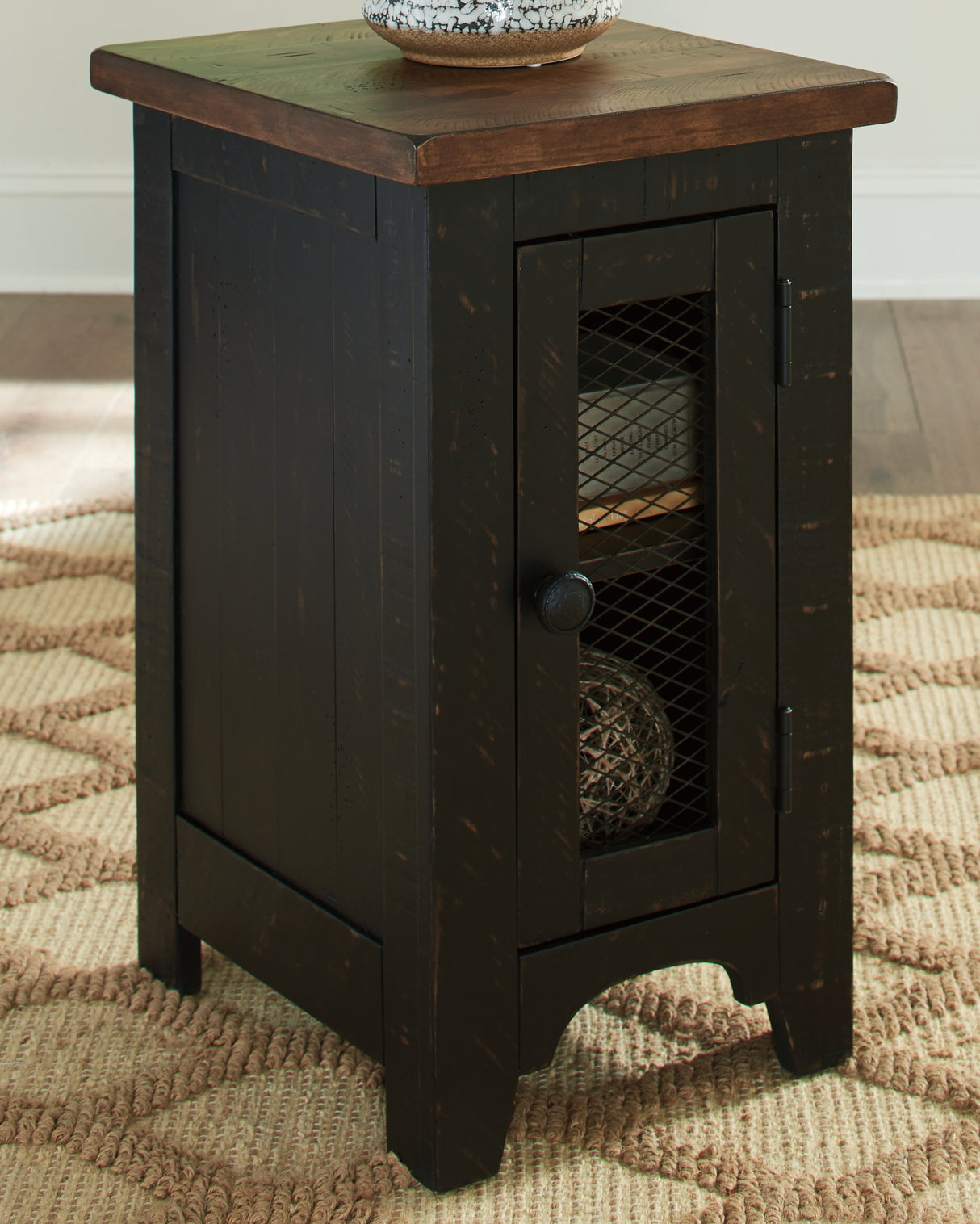 Mega Furniture - Ashley Furniture - Valebeck Chairside End Table - Chair Side End Table / Black/Brown - T468-7
