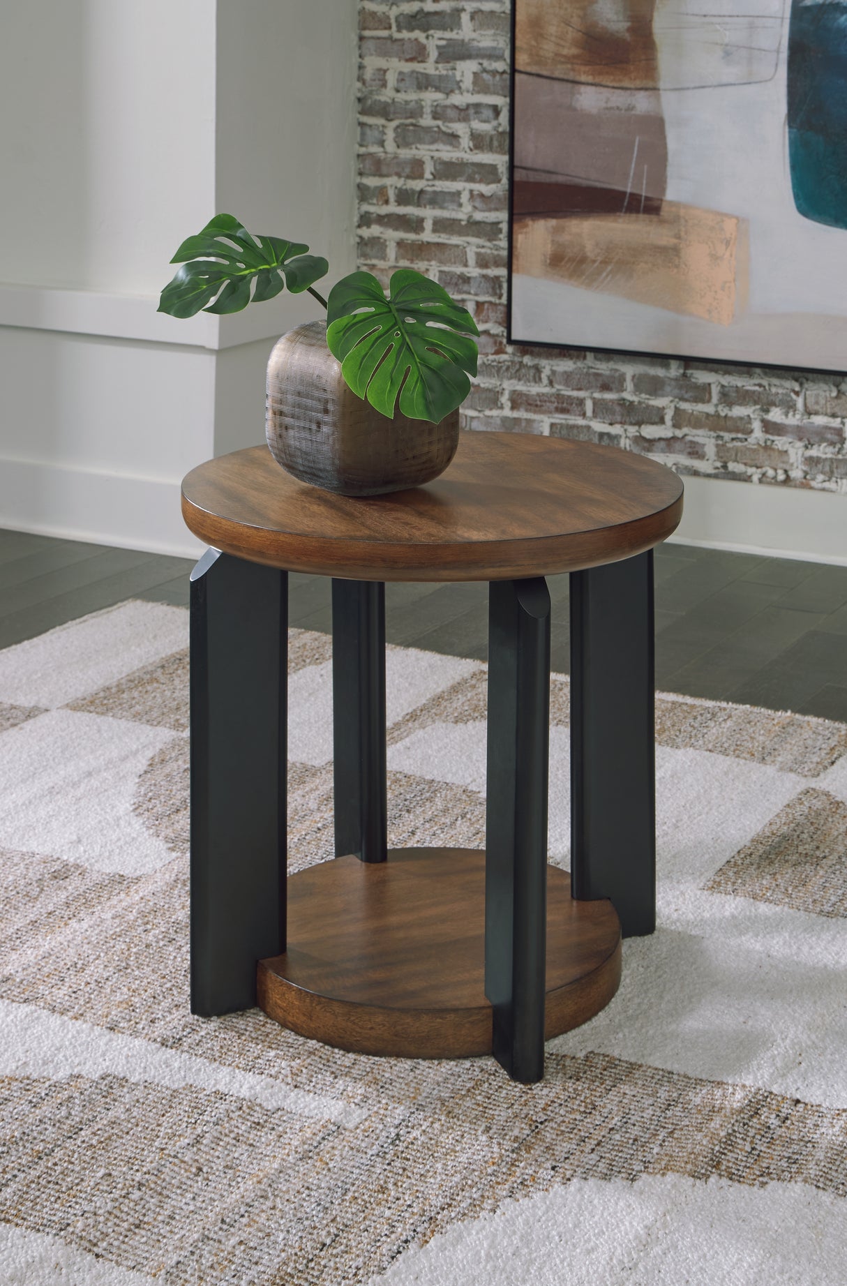 Mega Furniture - Ashley Furniture - Kraeburn End Table - Round End Table / Brown/Black - T624-6