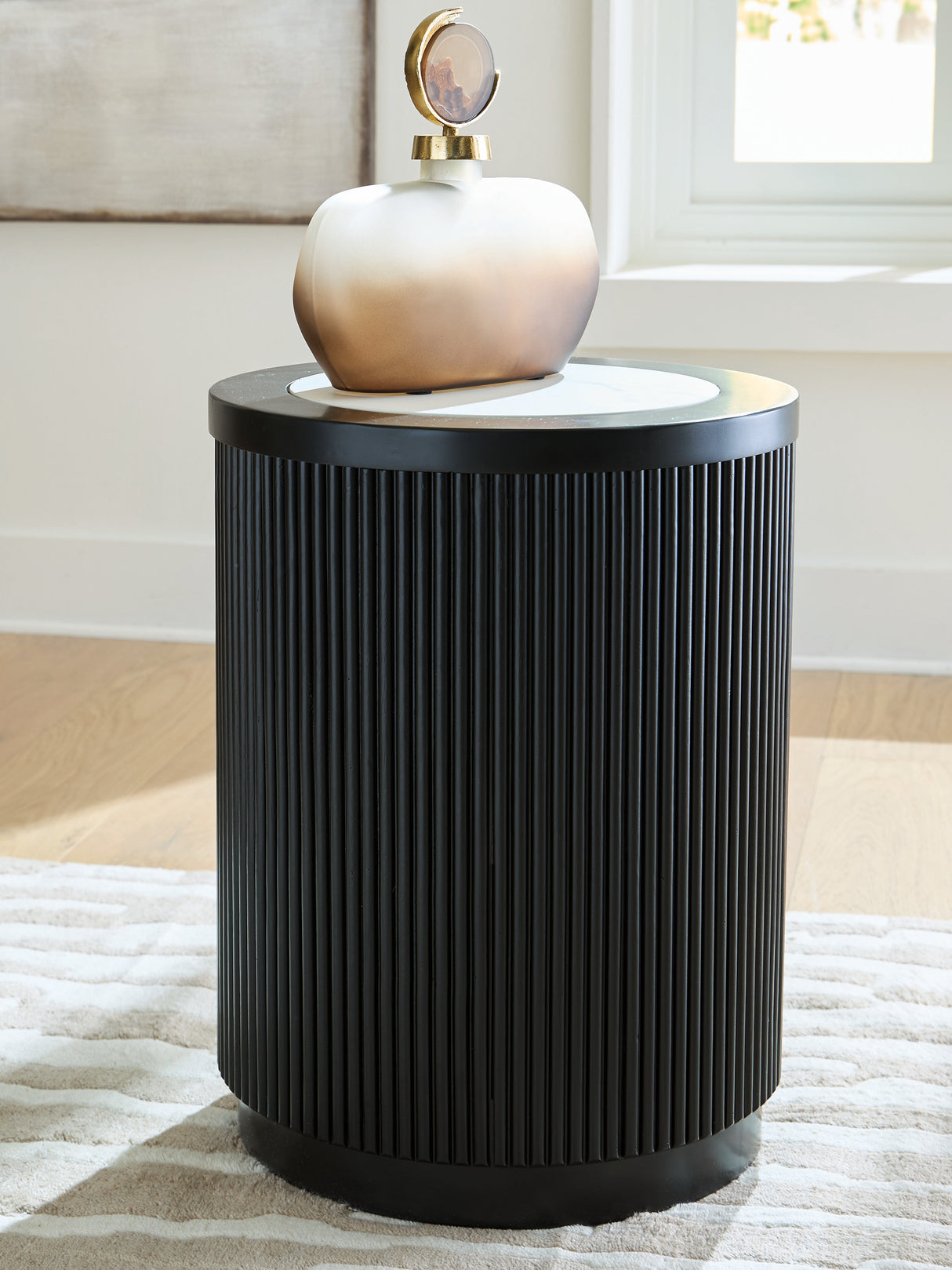 Mega Furniture - Ashley Furniture - Grayman End Table - Round End Table - T650-6