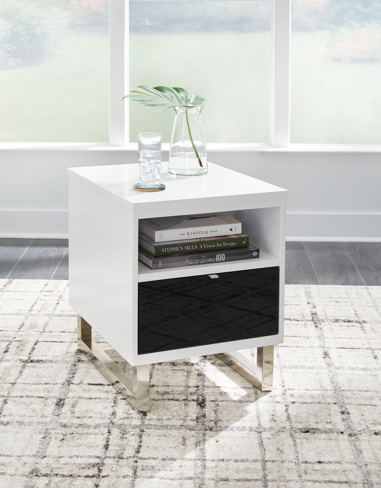 Mega Furniture - Ashley Furniture - Gardoni Chairside End Table - Chair Side End Table / White/Black - T756-7
