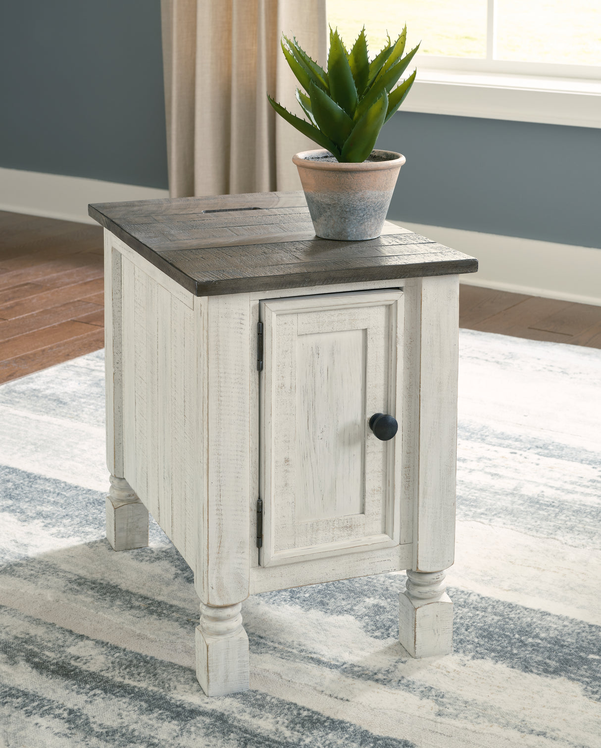 Mega Furniture - Ashley Furniture - Havalance Chairside End Table - Chair Side End Table / White/Gray - T994-7