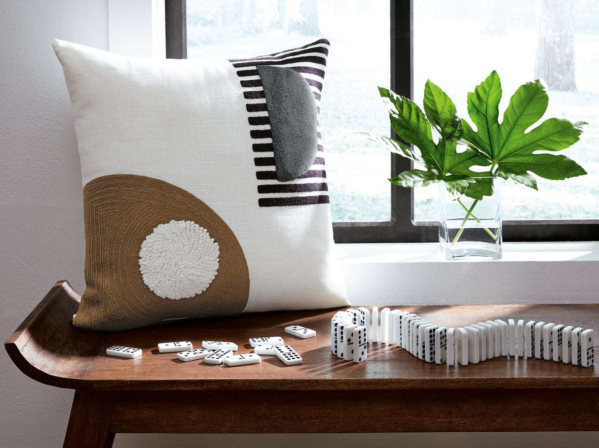 Mega Furniture - Ashley Furniture - Longsum Pillows - Pillow (4/CS) / Black/White/Honey - A1000927