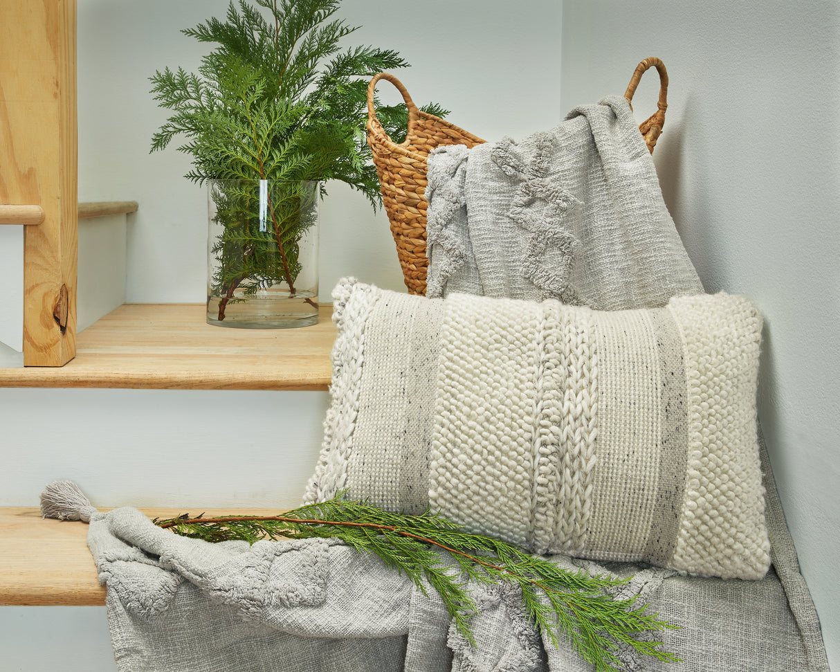 Mega Furniture - Ashley Furniture - Standon Pillows - Pillow (4/CS) / Gray/White - A1001005