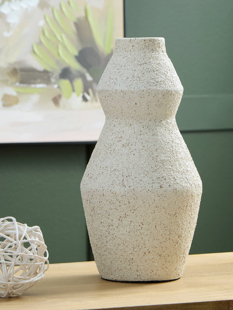 Mega Furniture - Ashley Furniture - Dawthorne Vase - Vase / Cream - A2000850