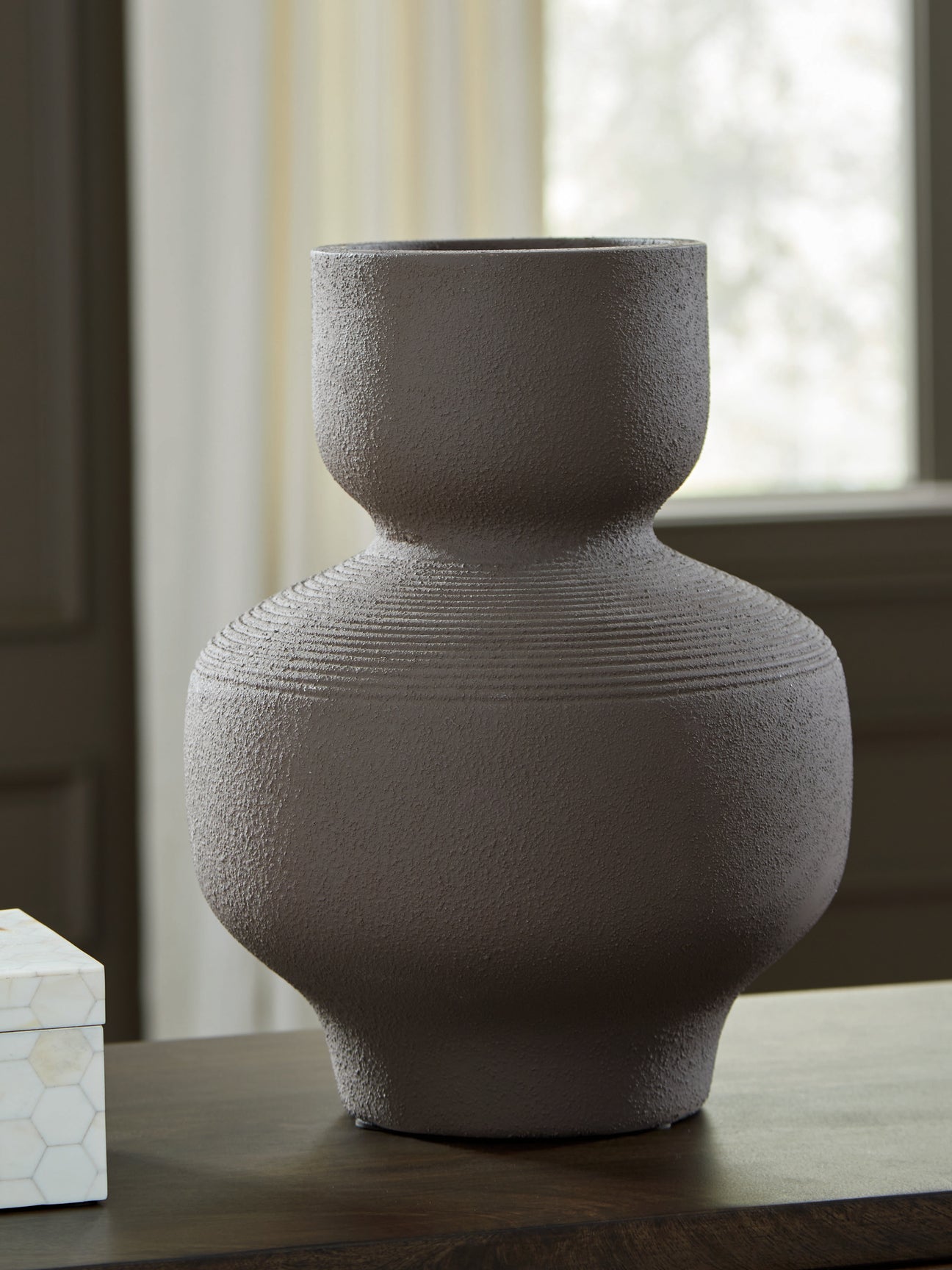 Mega Furniture - Ashley Furniture - Dalsen Vase - Vase / Brown - A2000872