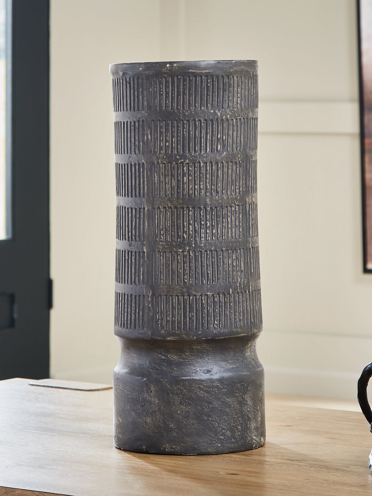 Mega Furniture - Ashley Furniture - Beninworth Vase - Vase - A2000879