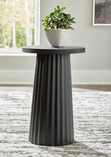 Mega Furniture - Ashley Furniture - Ceilby Accent Table - Accent Table / Black - A4000603