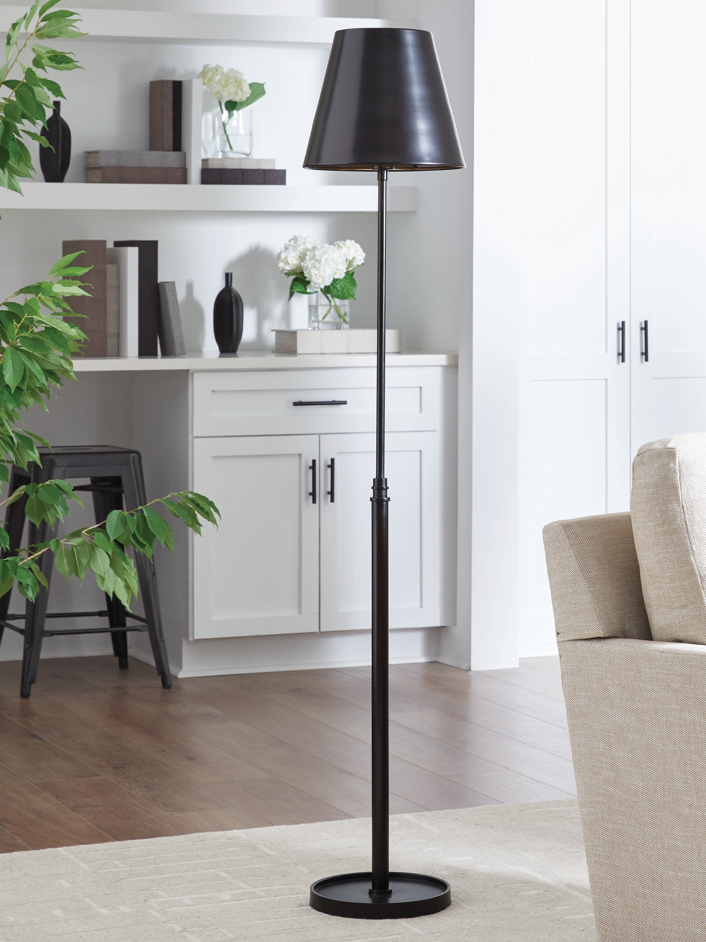 Ashley Furniture Wimner Floor Lamp - Thumbnail 5