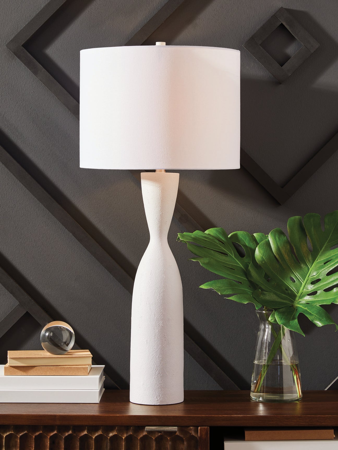 Mega Furniture - Ashley Furniture - Davinford Lighting - Poly Table Lamp (1/CN) / White - L236004