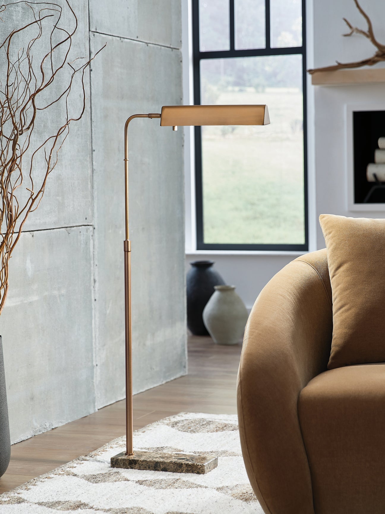 Mega Furniture - Ashley Furniture - Yafe Lighting - Metal Floor Lamp (1/CN) - L734411