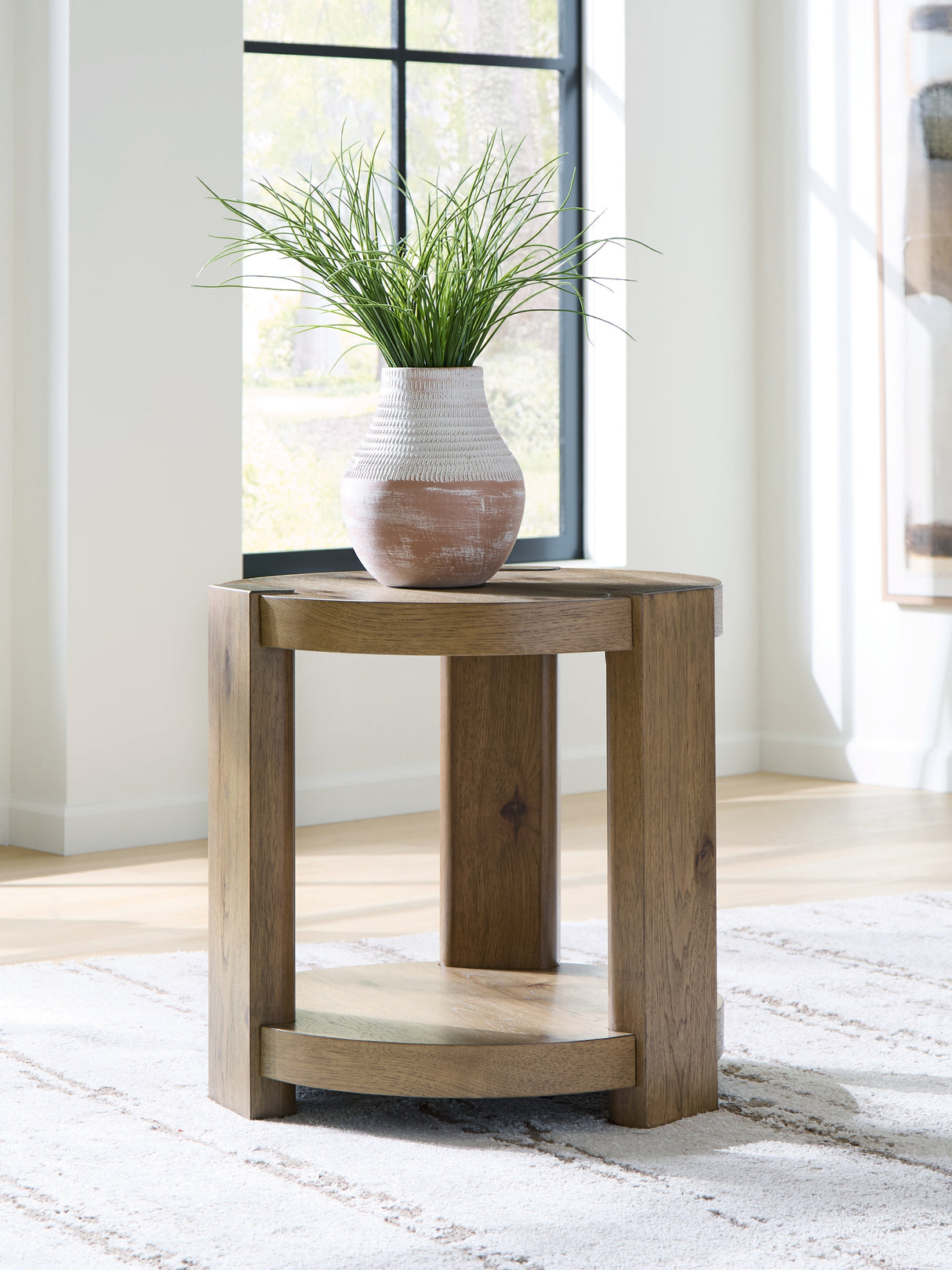 Mega Furniture - Ashley Furniture - Flangren End Table - Round End Table - T553-6