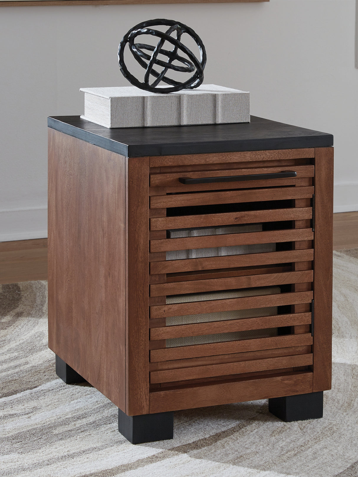 Mega Furniture - Ashley Furniture - Kallari Chairside End Table - Chair Side End Table / Warm Brown/Black - T737-7